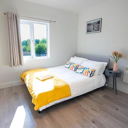 No 02 Studio Flat Available Near Aylesbury Town Station Экстерьер фото